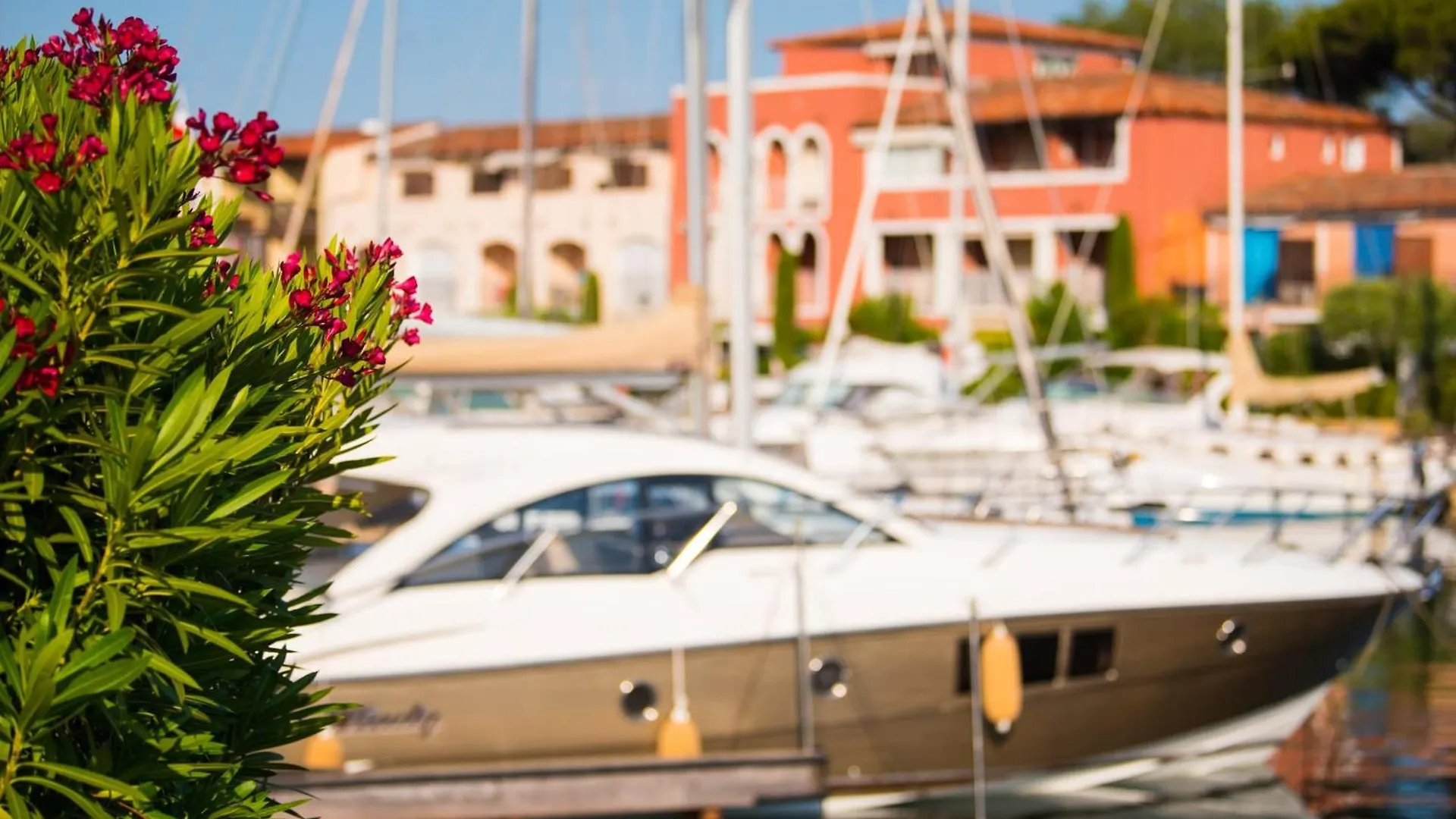 Discover A Haven Of Peace In Port Grimaud - Sea View Апартаменты