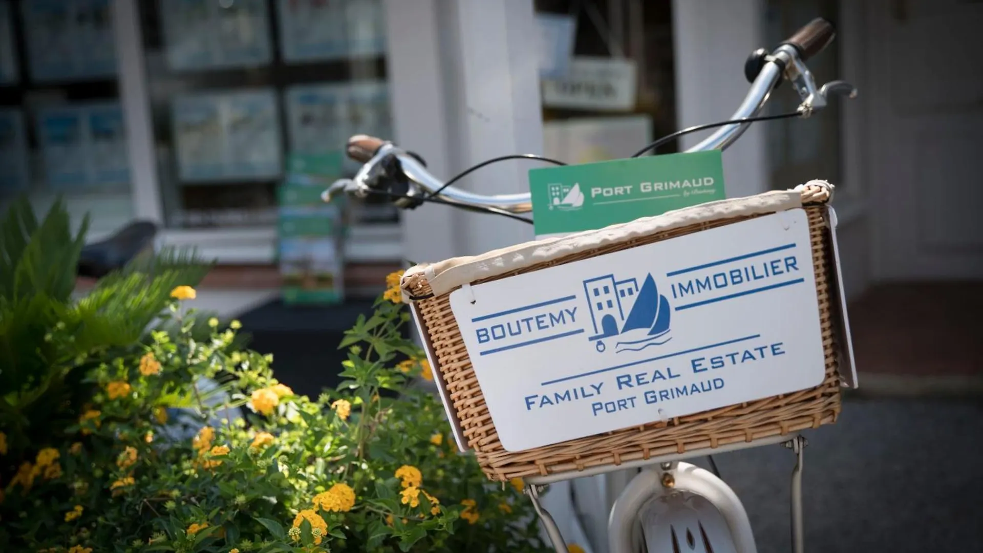 Discover A Haven Of Peace In Port Grimaud - Sea View