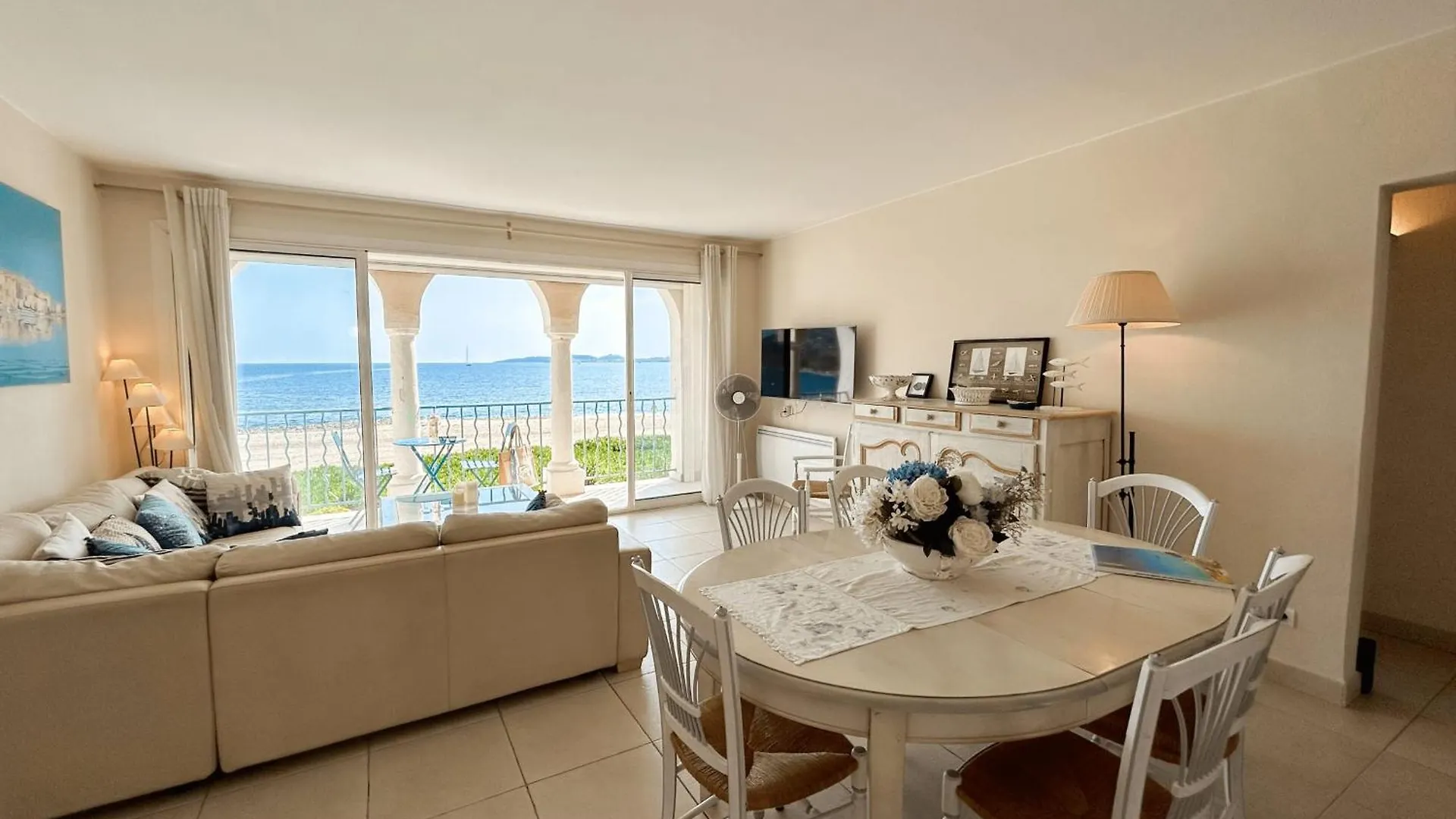 Discover A Haven Of Peace In Port Grimaud - Sea View Apartamento
